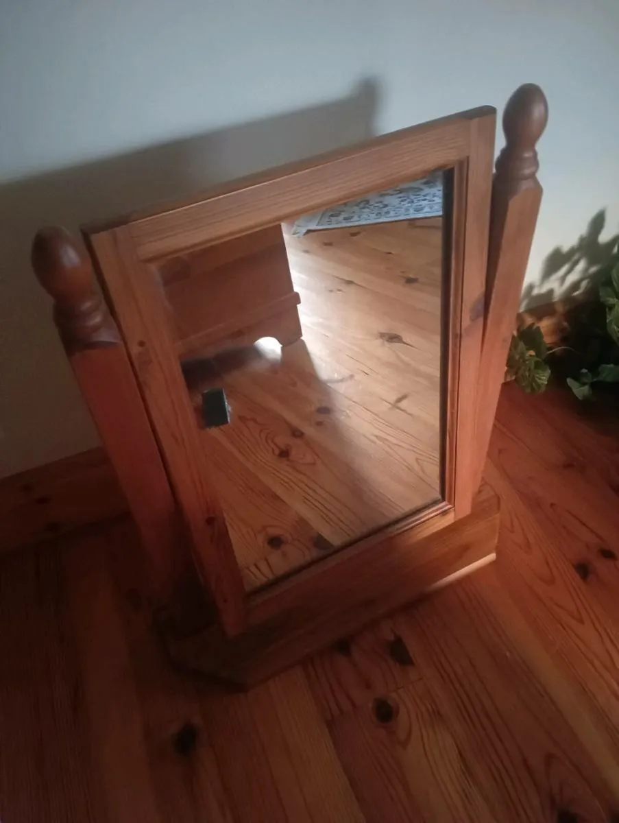 Pine mirror good condition 10 euro - Image 2
