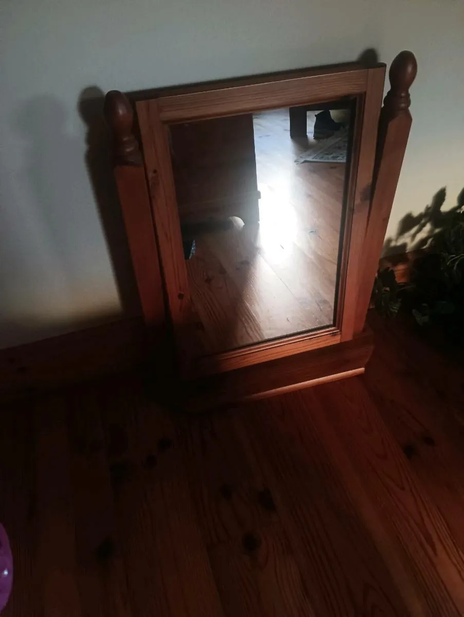 Pine mirror good condition 10 euro - Image 3