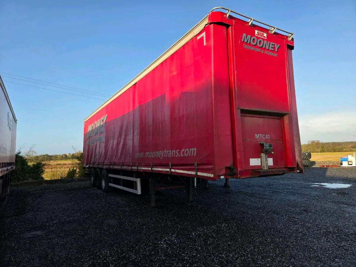 Curtinsider storage trailer