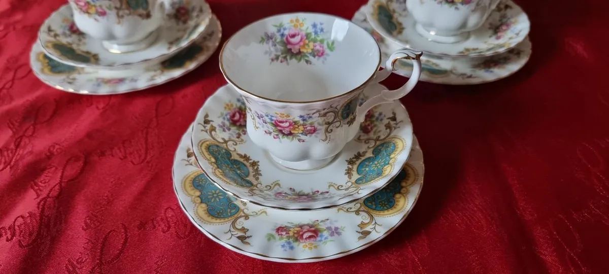 22Pc.Royal Albert England Berkeley Tea Set WithPot - Image 2