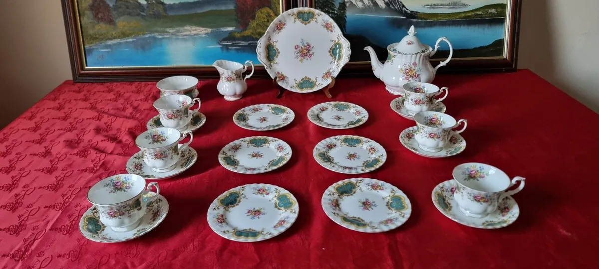 22Pc.Royal Albert England Berkeley Tea Set WithPot - Image 4