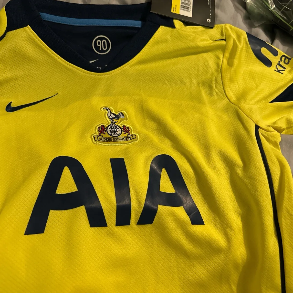 Kids Spurs away jersey and shorts 25/26 - Image 4