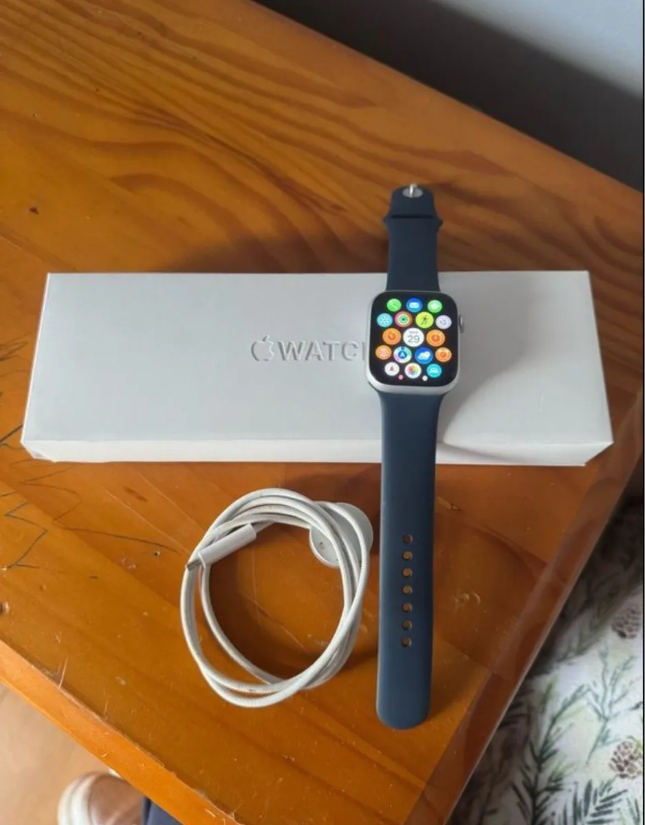 Apple Watch - Image 1