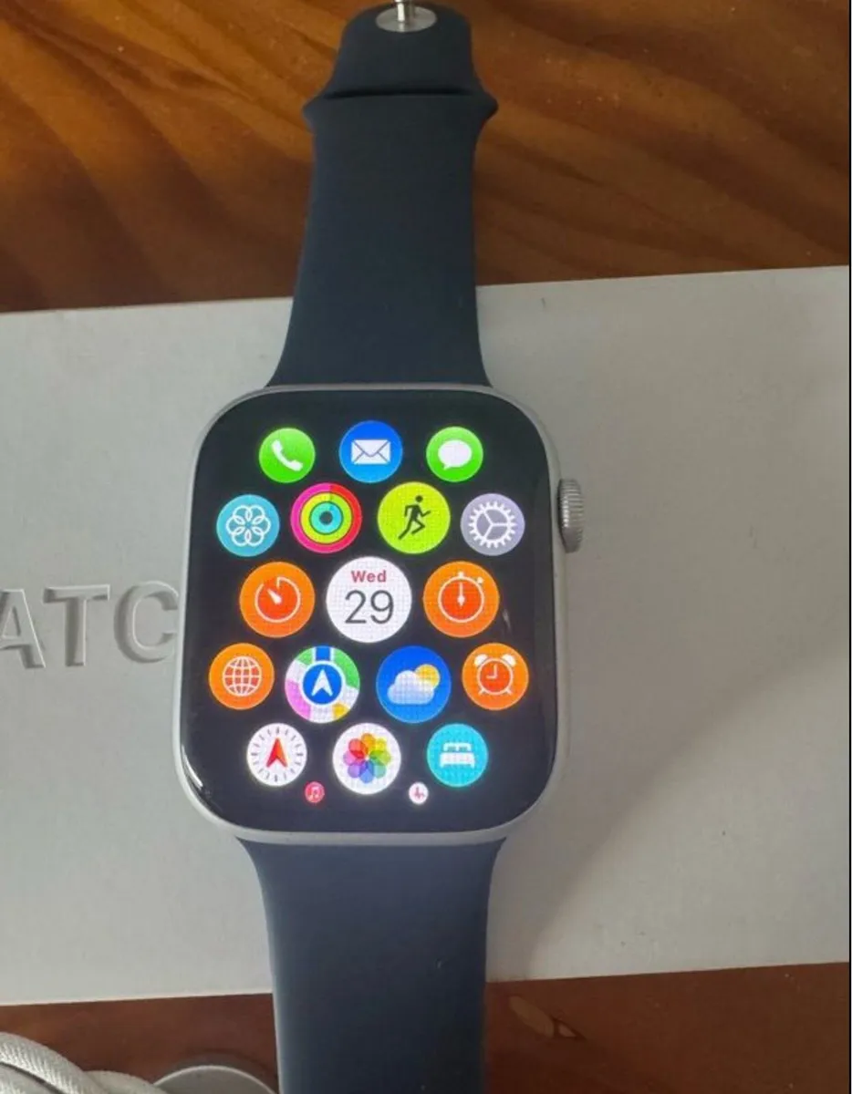 Apple Watch - Image 2