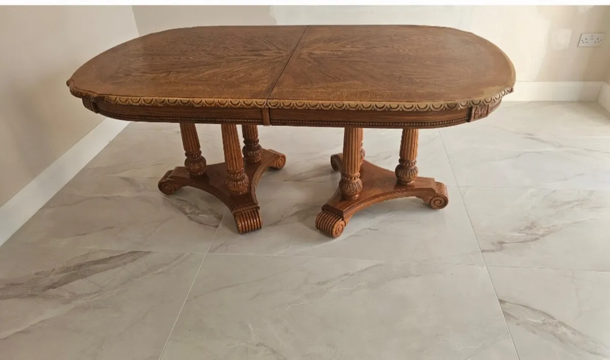 6 chairs and wood table - Image 4