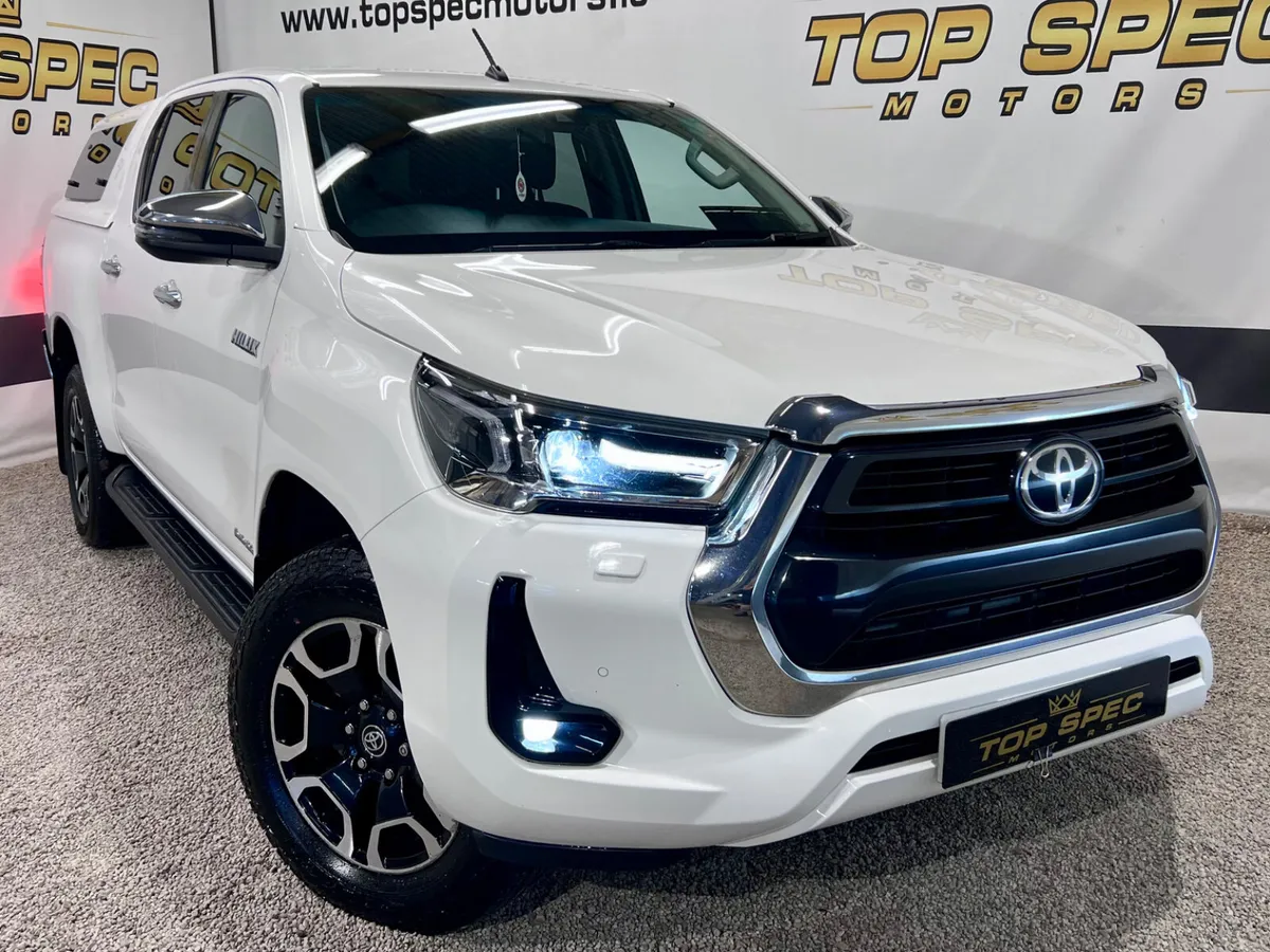 2021 (212)Toyota Hilux Invicible 2.8tdi Double Cab - Image 2