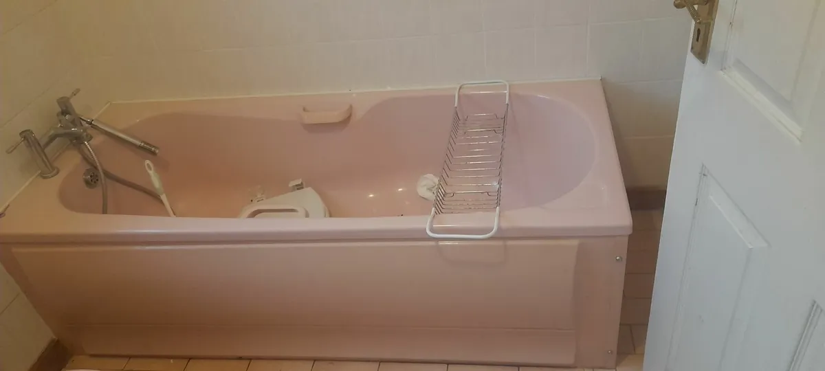 2nd hand pink bathroom set sires - Image 2