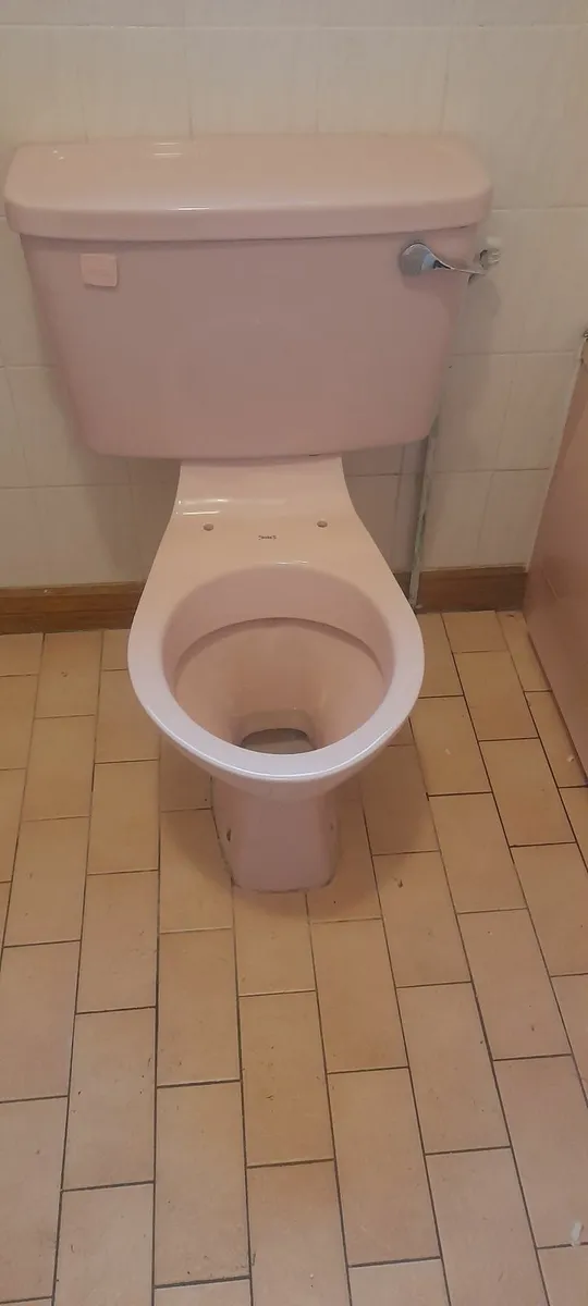 2nd hand pink bathroom set sires - Image 3