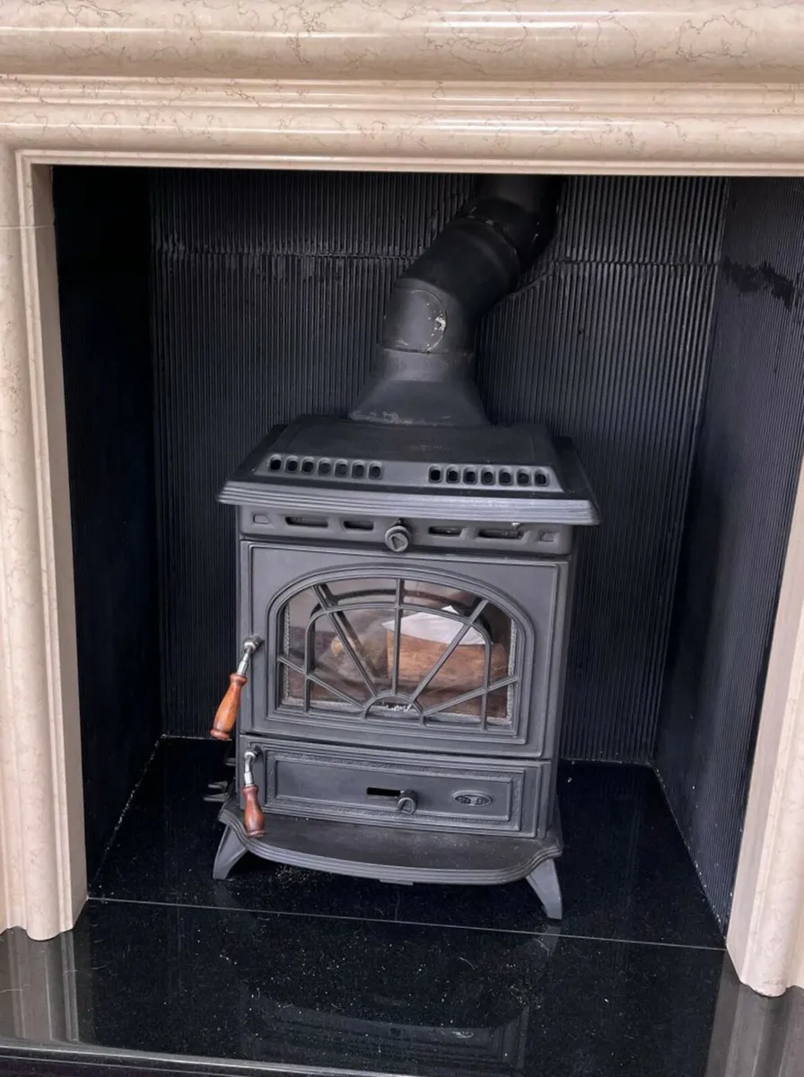 Stanley Stove - Image 1