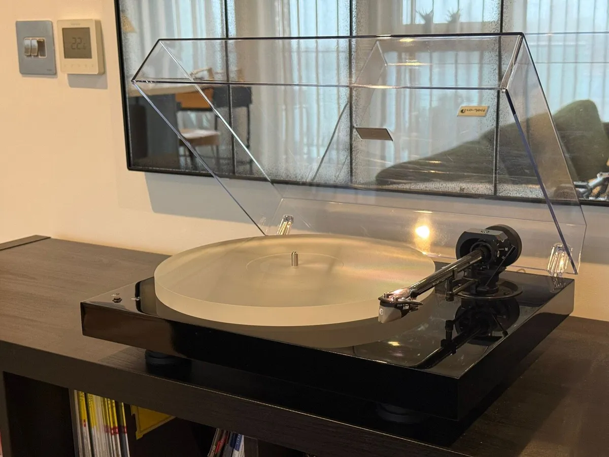 Turntable Pro-Ject X1 Piano Black - Image 1