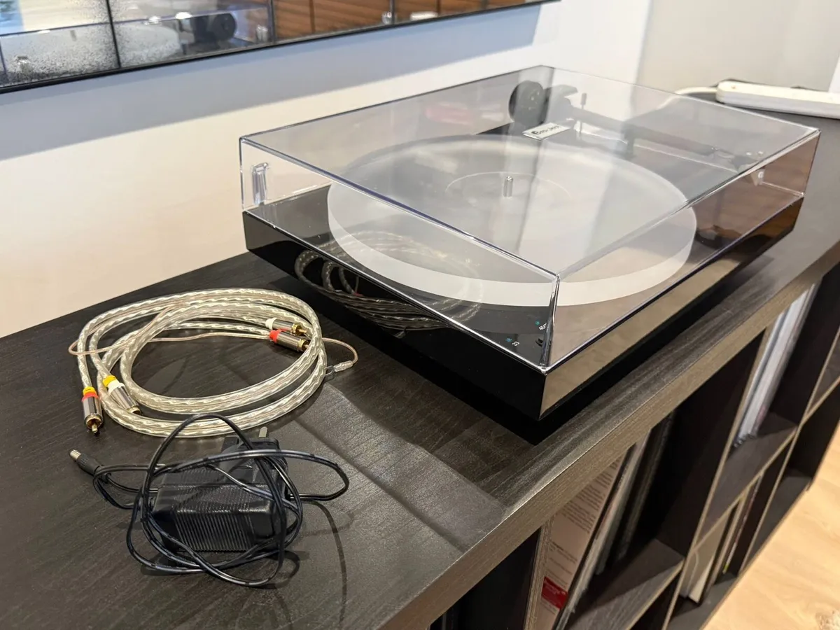 Turntable Pro-Ject X1 Piano Black - Image 2