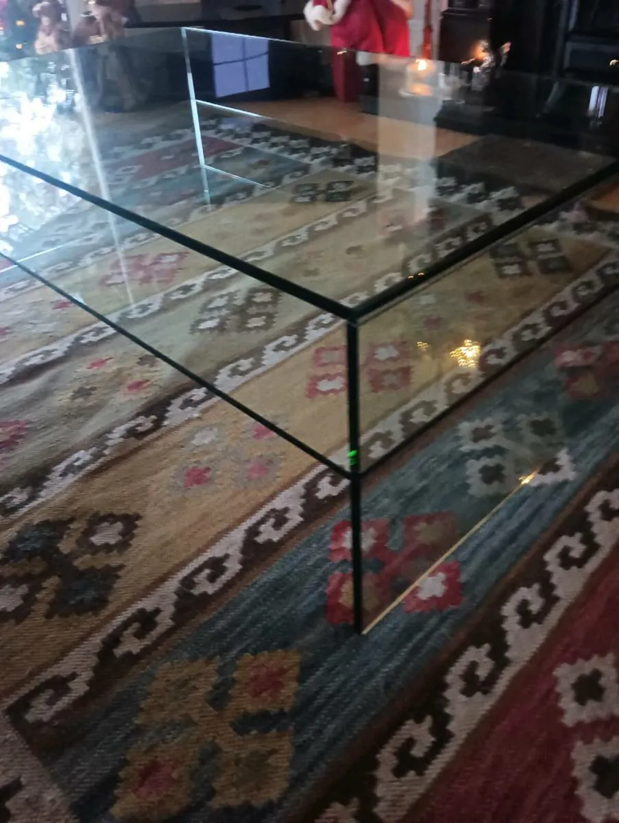Beautiful solid glass table, like new,150 - Image 3