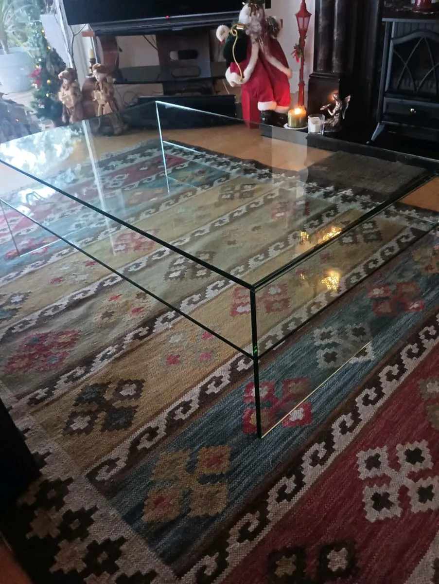 Beautiful solid glass table, like new,150 - Image 4