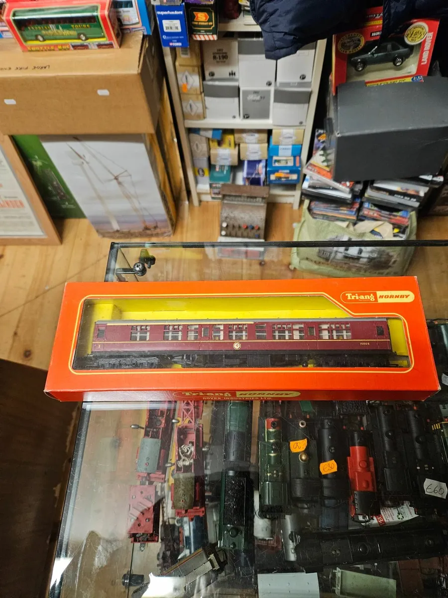 Hornby OO Gauge Carraige