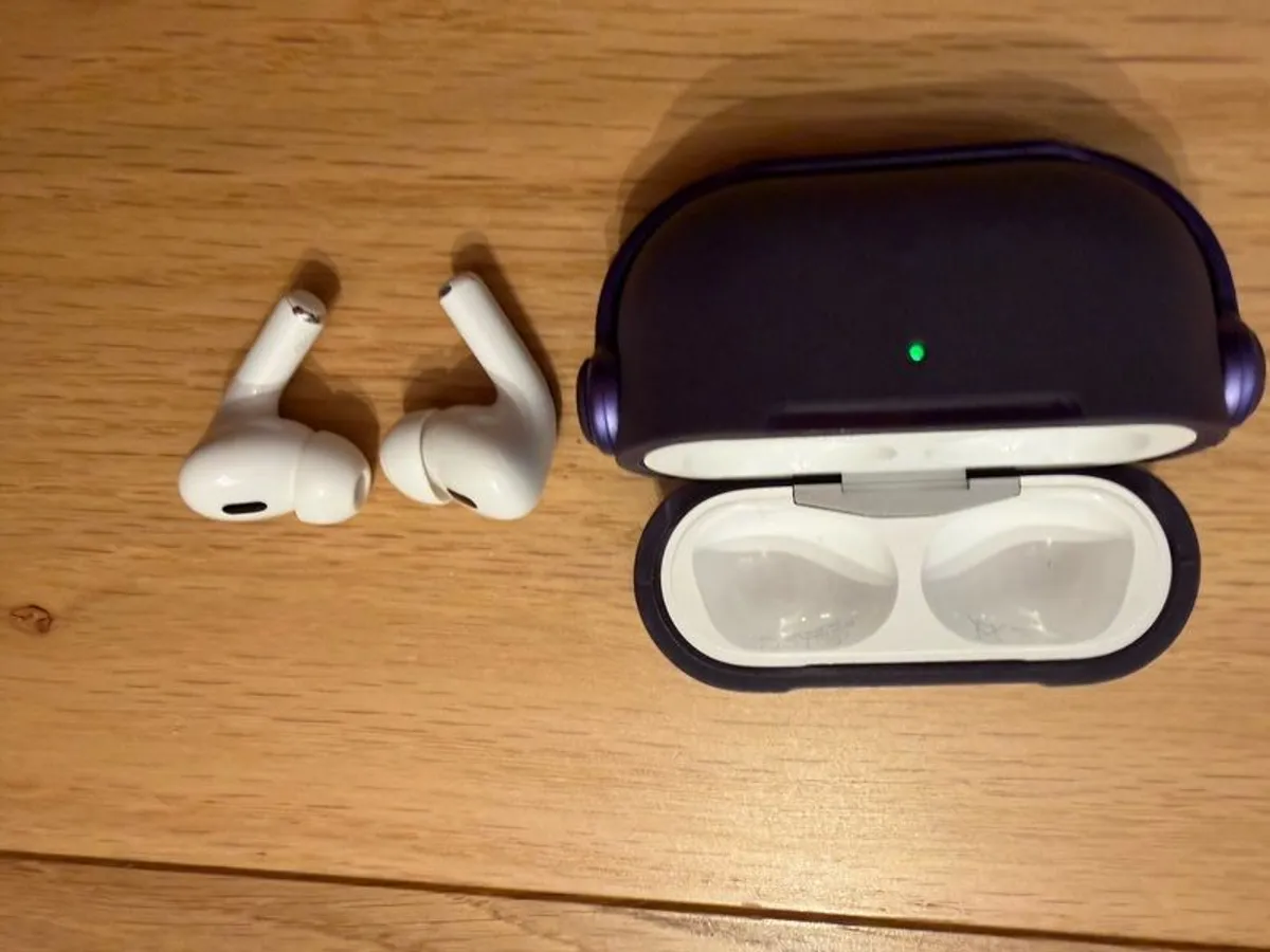 AirPods Pro 2 in mint condition - Perfect gift for Christmas - Image 2
