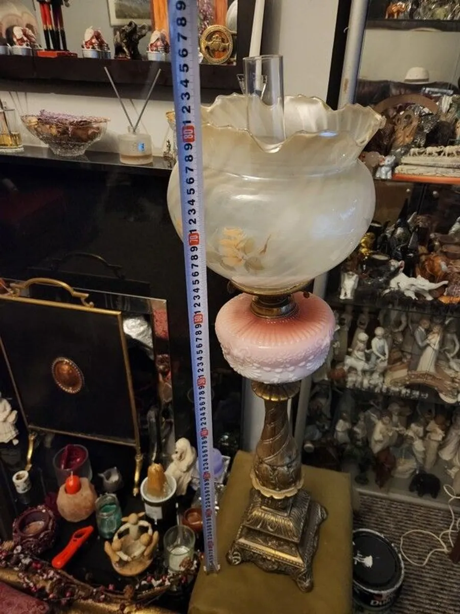 early Victorian twin burner lamp . working.  Polished - Image 1