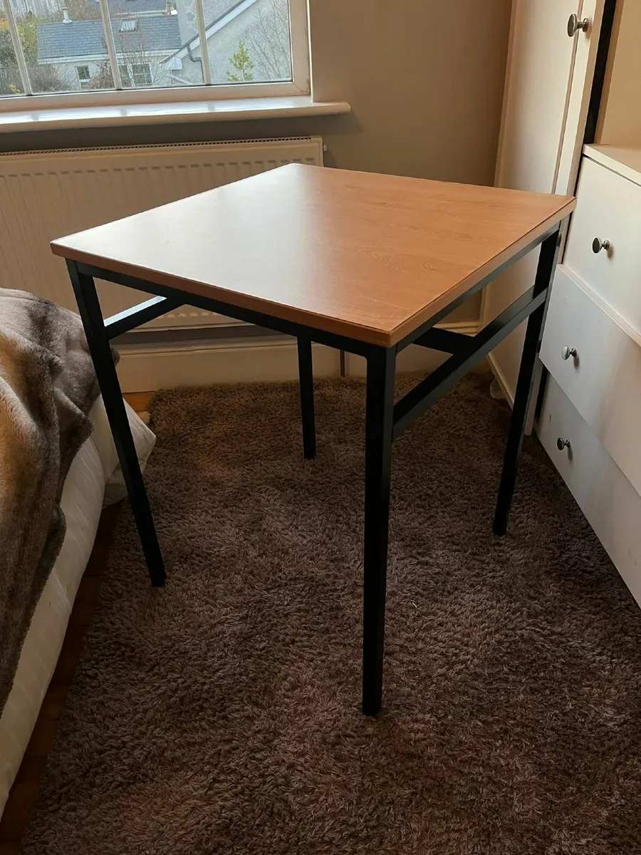 Desk and swivel chair - Image 2