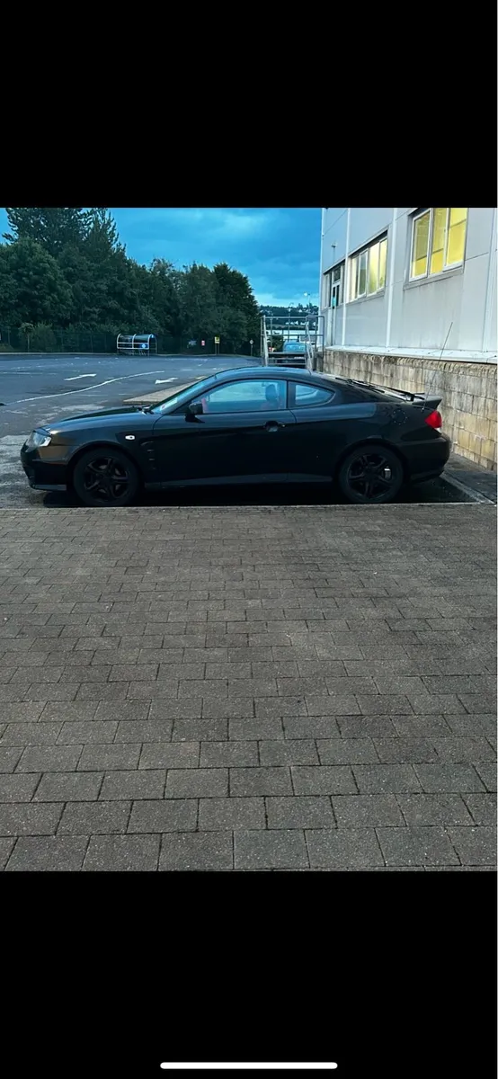 Hyundai coupe 1.6L petrol - Image 4