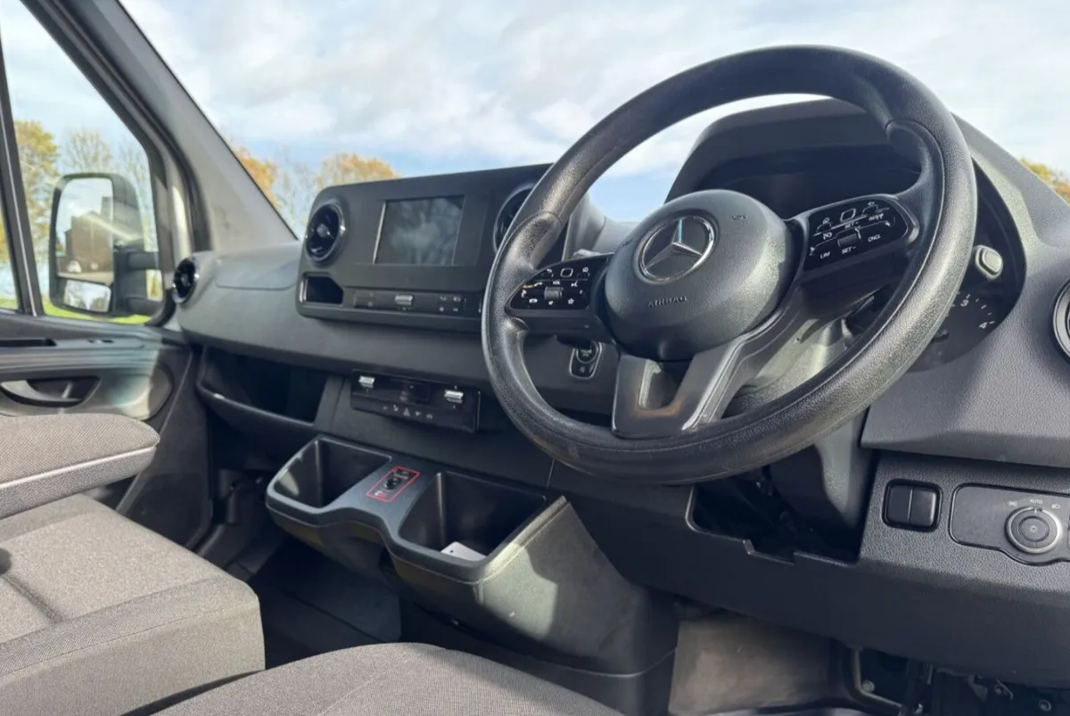 2021 MERCEDES-BENZ SPRINTER 4.2m. Curtainsider - Image 3