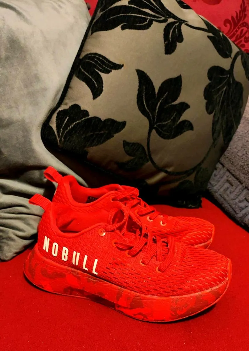 Bold Red NOBULL Trainers – Size 40 EU / UK 7 - Image 3