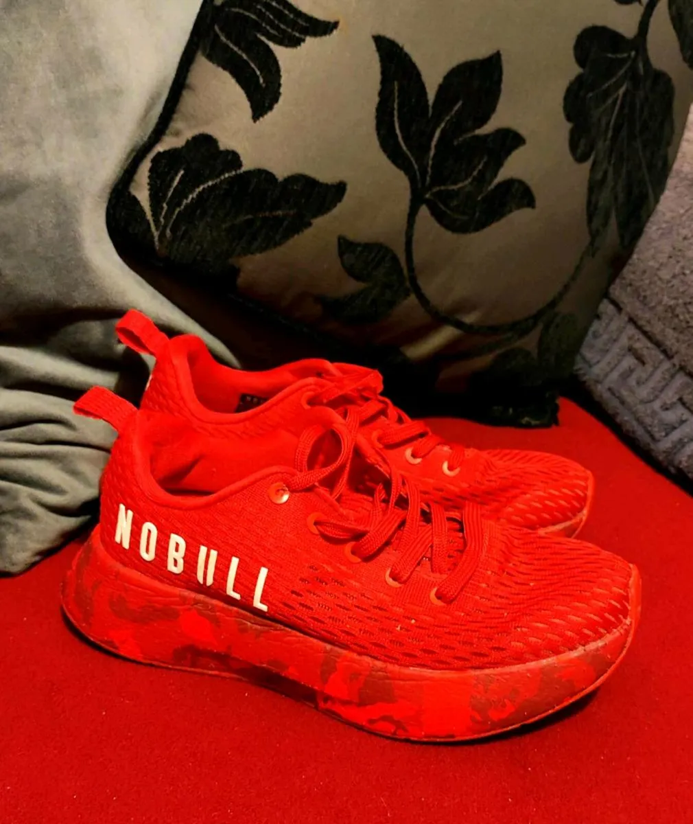 Bold Red NOBULL Trainers – Size 40 EU / UK 7 - Image 4