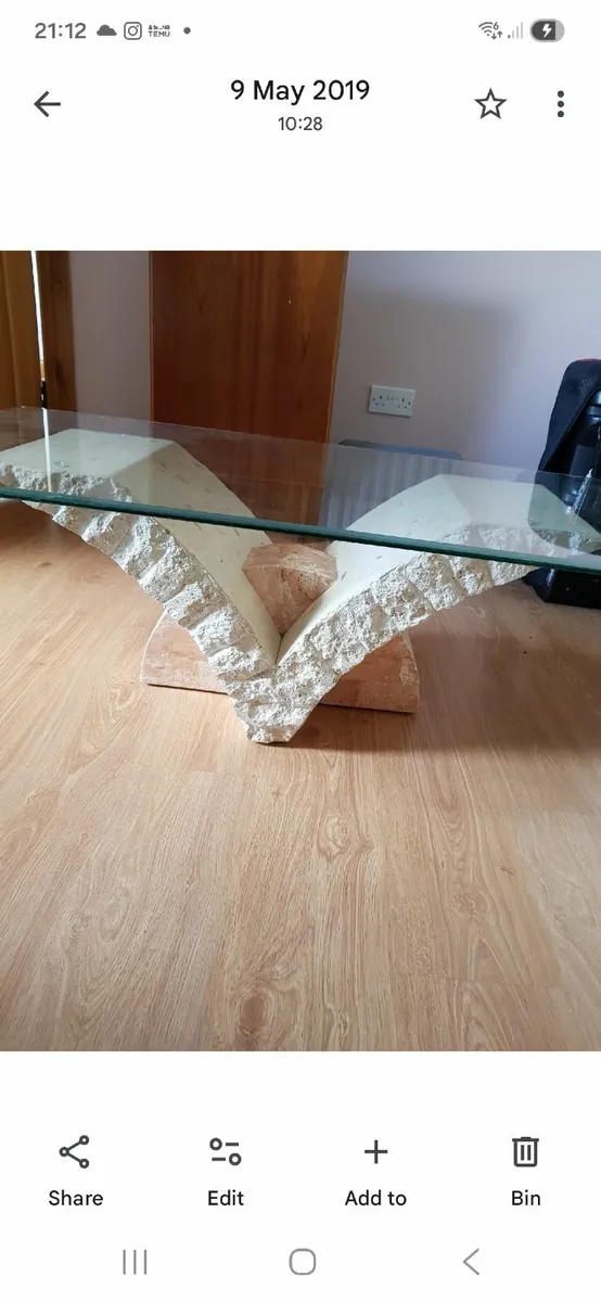 Papillon coffee table with glass top and fossil st - Image 2