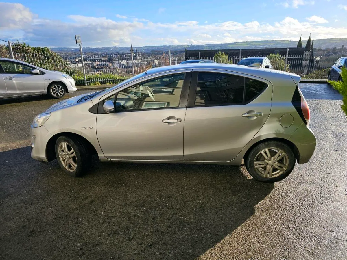 Toyota Aqua - Image 2