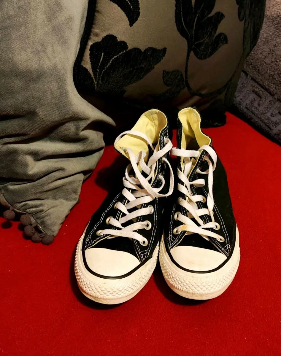 Classic Black Converse Chuck Taylor High-Tops – Si - Image 3