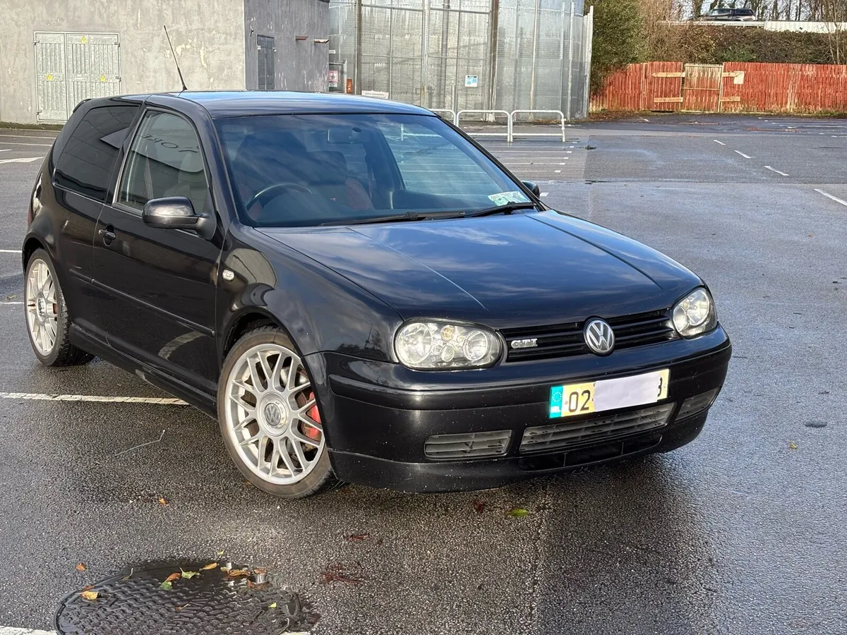 Volkswagen Golf GTI 25th Anniversary - Image 2