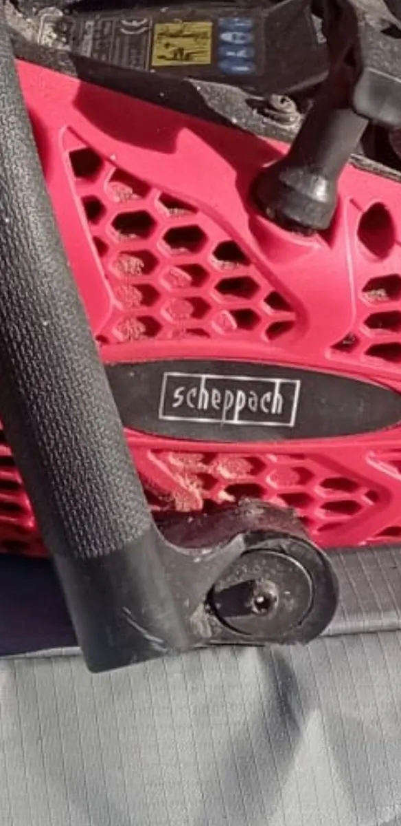 Petrol chainsaw - Image 2