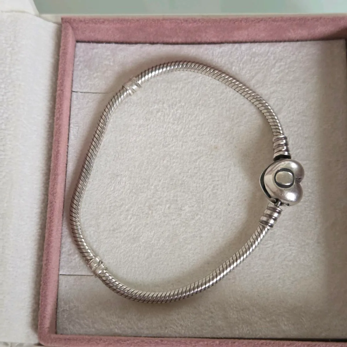 Pandora bracelet heart clasp size 19cm - Image 4