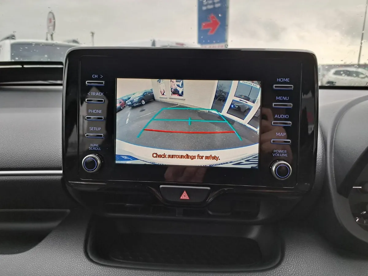 Toyota Yaris 2022 1.0 Petrol New Nct 12/27 Tax 26 - Image 4