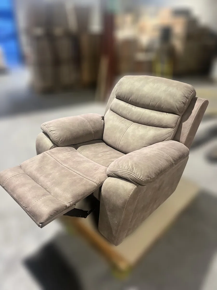 Like New! Comfortable Recliner Armchair - Selling - Image 3