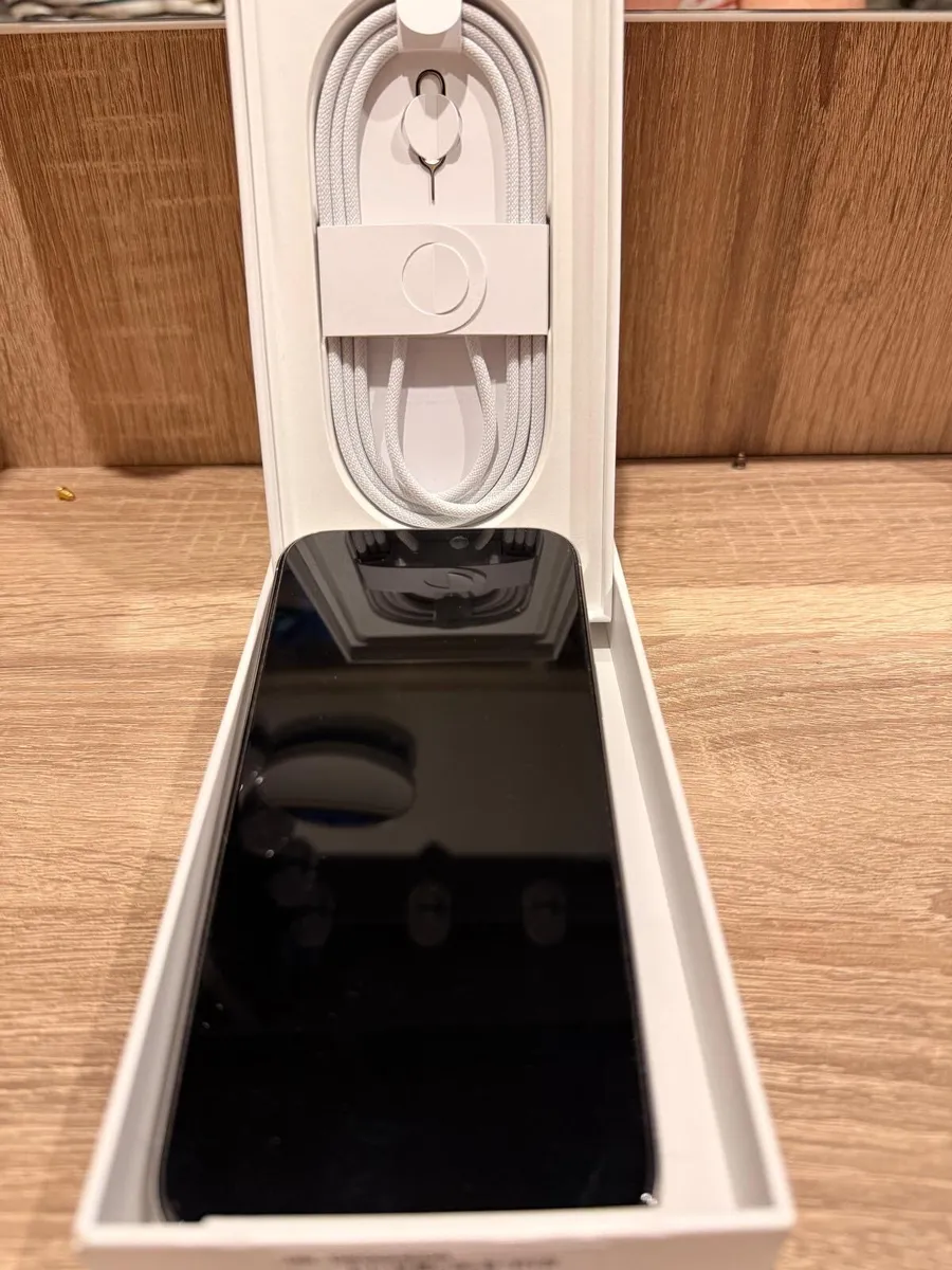 iPhone 16Pro Max - Image 2