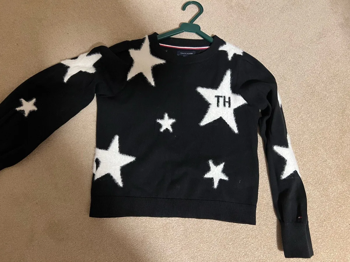Tommy Hilfiger girls Xmas jumper age 12 - Image 1