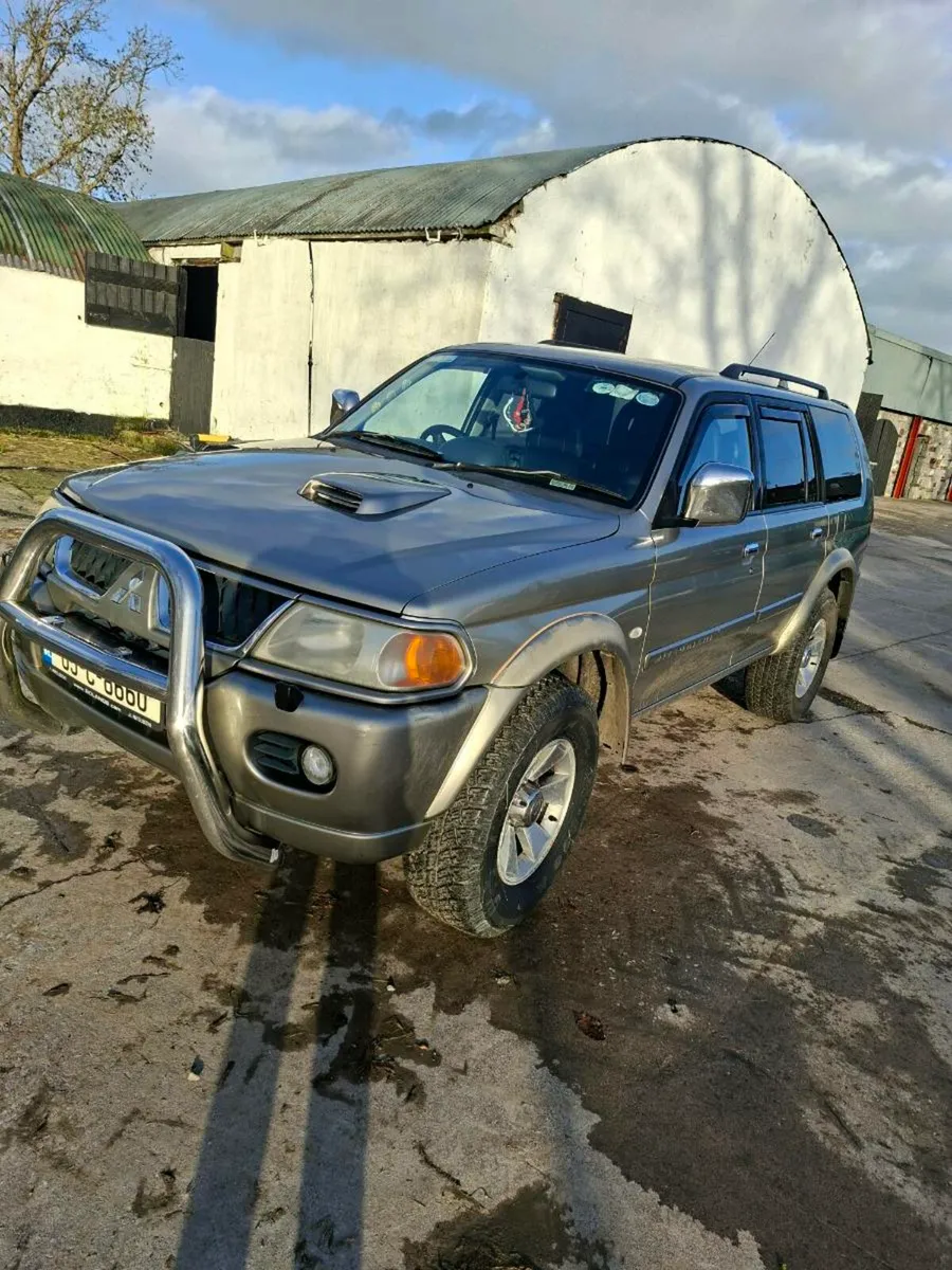 CREWCAB PAJERO SPORT - Image 1