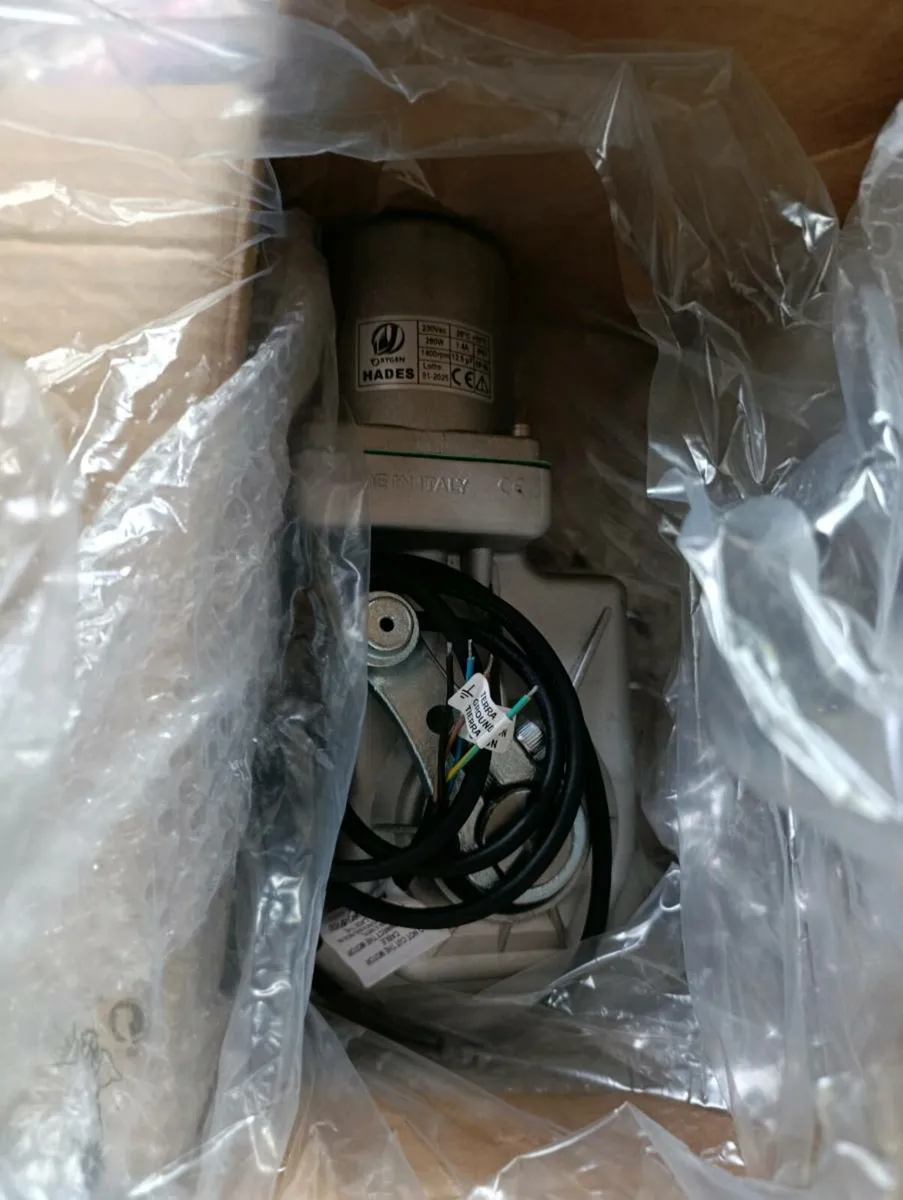 Complete 230 volt underground gate kit brand new n - Image 4