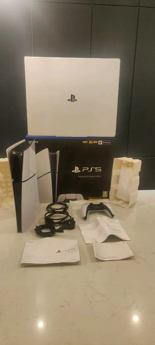 PS5 Digital Slim 1Tb - Image 1