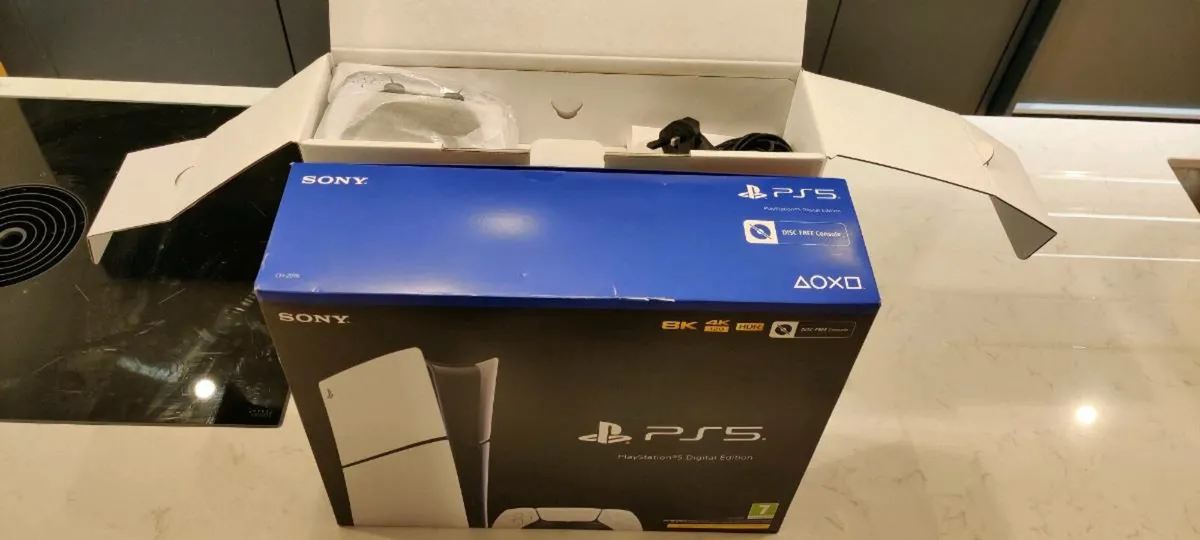PS5 Digital Slim 1Tb - Image 2