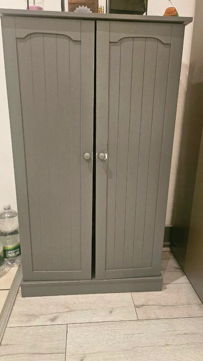 Pantry cabinet - Image 2