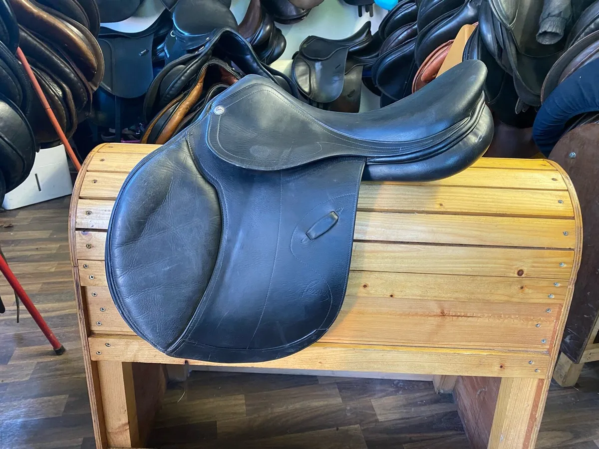 Pessoa 16.5 Leather jumping saddle - Image 2