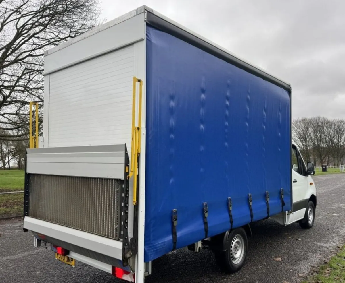 2020 MERCEDES-BENZ SPRINTER Curtainside Tail Lift - Image 2
