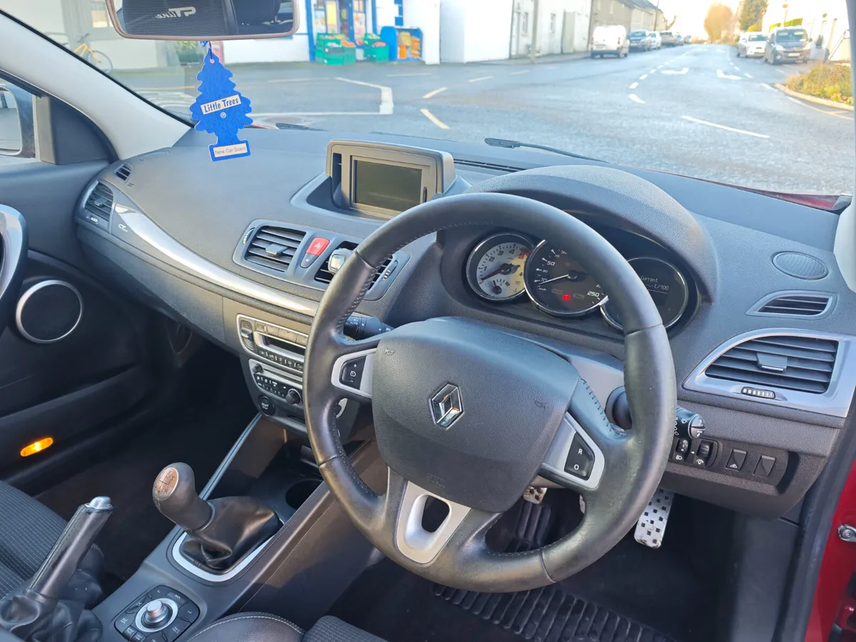 Renault Megane 2011 1.5 DCI 90 ECO2 IRISH EDITION - Image 4