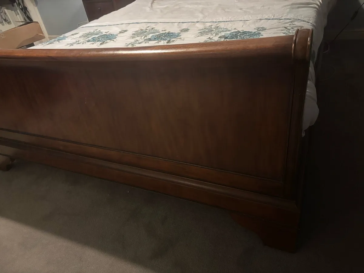 King Sleigh Bed - Willis & Gambler - Image 2