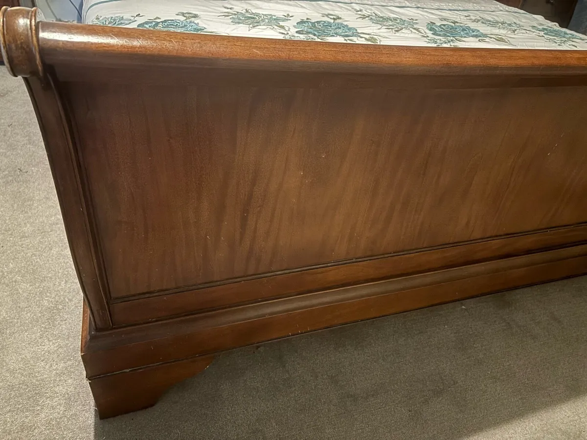 King Sleigh Bed - Willis & Gambler - Image 3