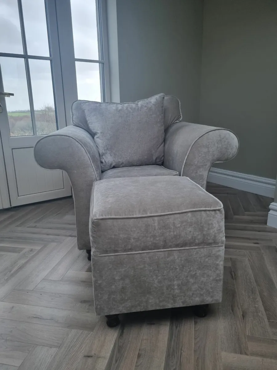 Armchair and foot stool - Image 1