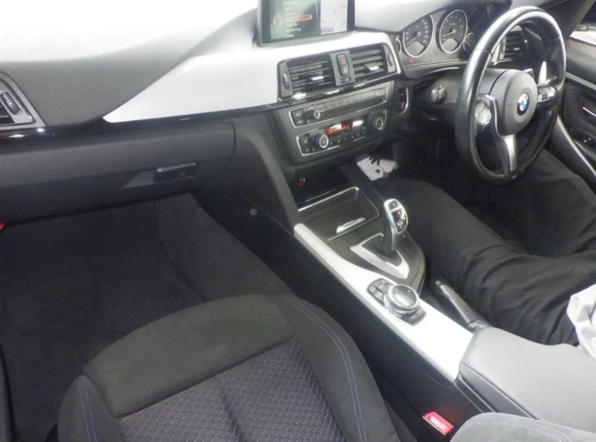 2015 BMW 3 SERIES 320i M-SPORT - Automatic - Image 4