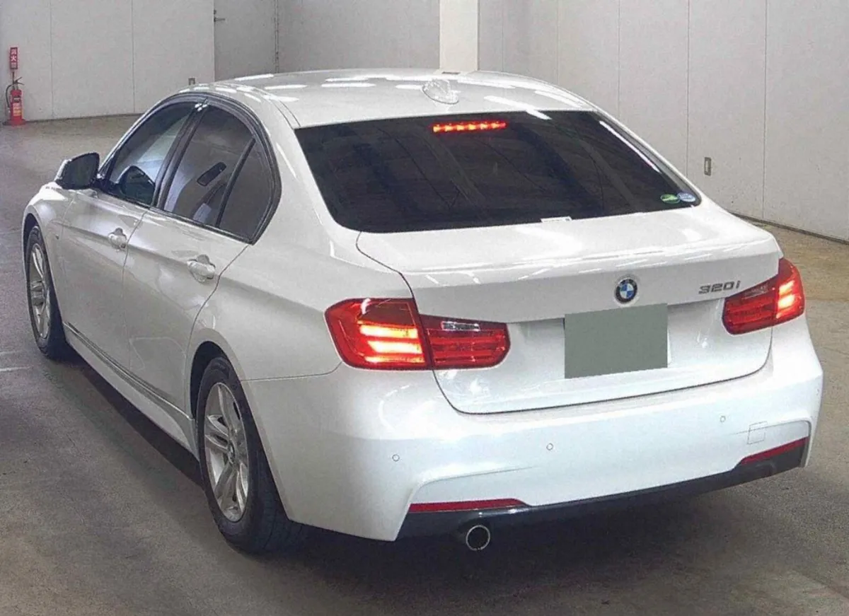 2015 BMW 3 SERIES 320i M-SPORT - Automatic - Image 3