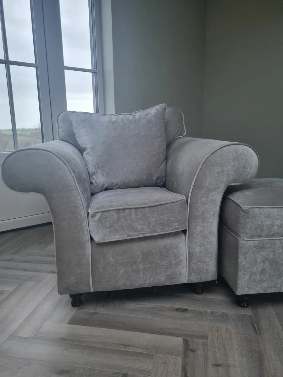 Armchair and foot stool - Image 2