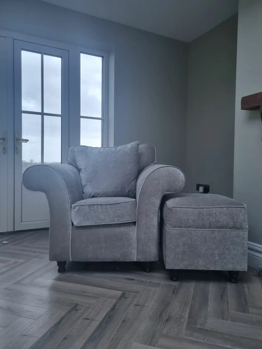 Armchair and foot stool - Image 3
